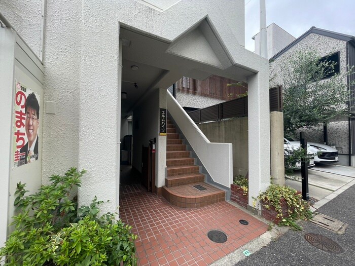 エルムハイツの物件外観写真