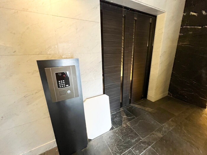 S-RESIDENCE江坂の物件外観写真