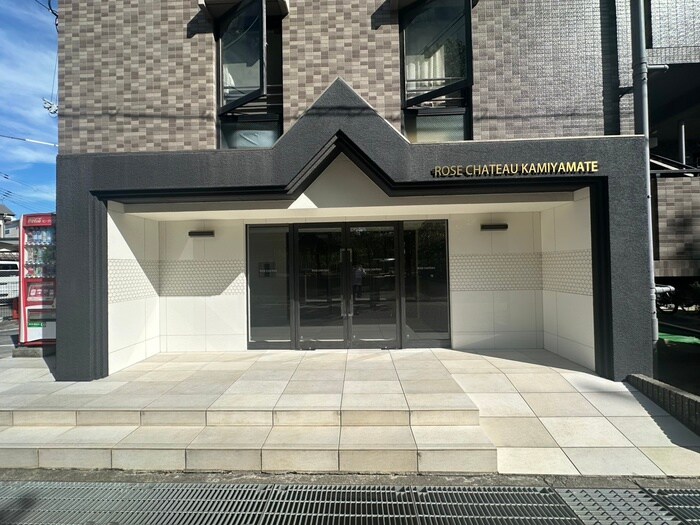 ローズシャトー上山手の物件外観写真