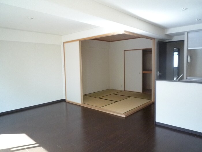 ローズシャトー上山手の物件内観写真