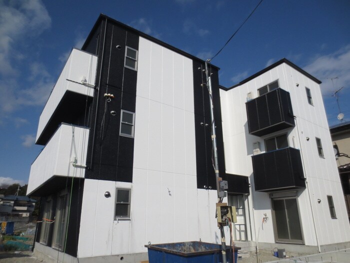 ロイヤルワン中穂茨木の物件外観写真