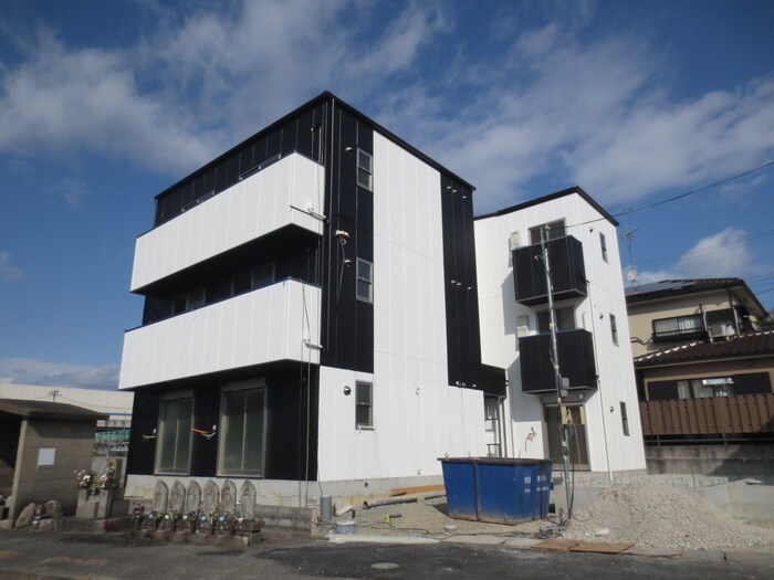 ロイヤルワン中穂茨木の物件外観写真