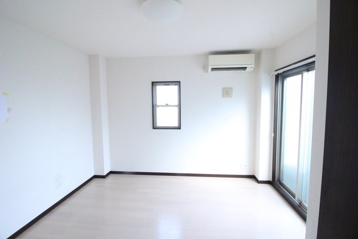 ロイヤルワン中穂茨木の物件内観写真