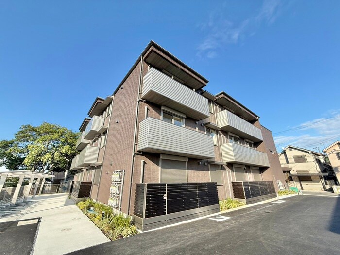 ミラーエステート　イーストビルの物件外観写真