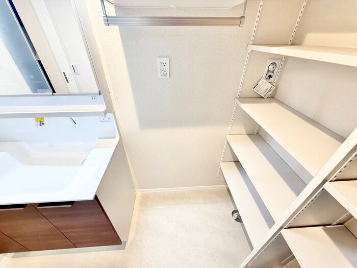 ミラーエステート　イーストビルの物件内観写真