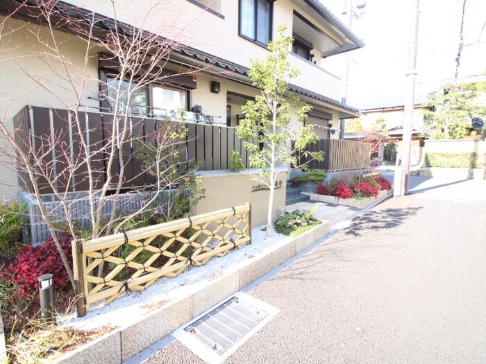 シャルモント勝竜寺の物件外観写真