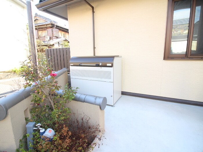 シャルモント勝竜寺の物件外観写真