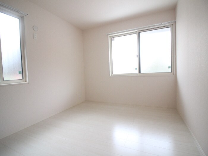 シャルモント勝竜寺の物件内観写真