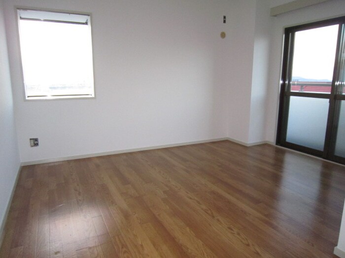 緑地公園第３千里ハイツの物件内観写真