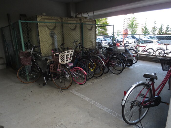 緑地公園第３千里ハイツの物件外観写真