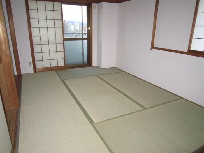 緑地公園第３千里ハイツの物件内観写真