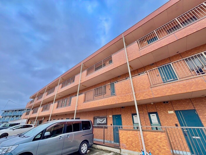 フリ－ダム常吉の物件外観写真