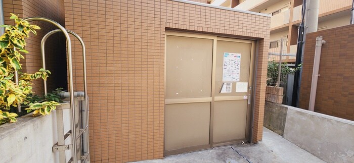 プロスパー緑地公園の物件外観写真