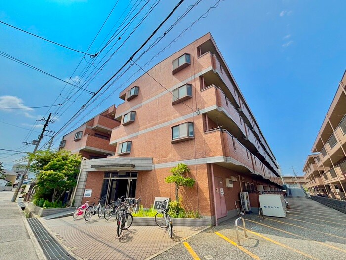 フリーダム中村の物件外観写真