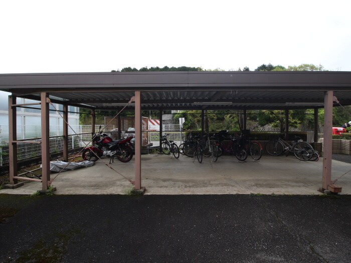 Ｒ＆Ｅ川西ビルの物件外観写真