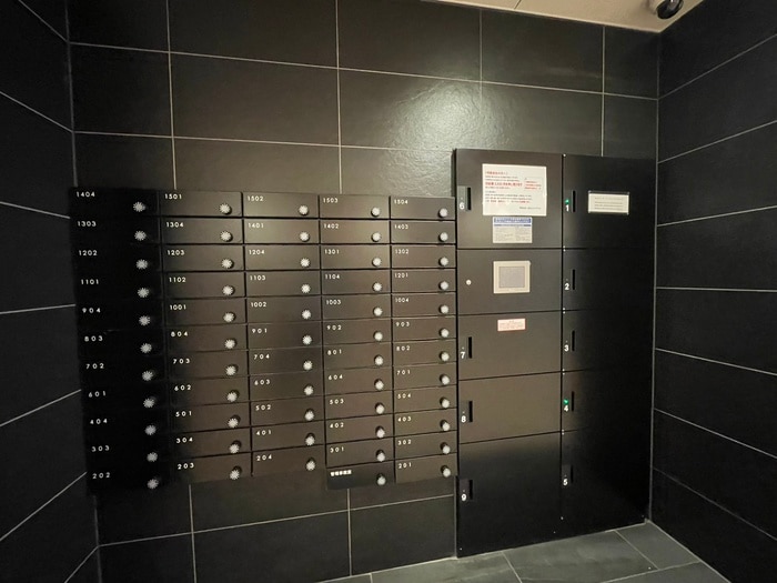 セレニテフラン本町の物件外観写真