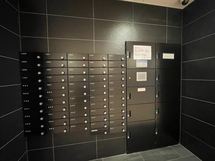 セレニテフラン本町の物件外観写真