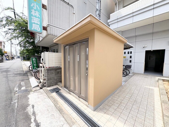 サン・アズ－ルの物件外観写真