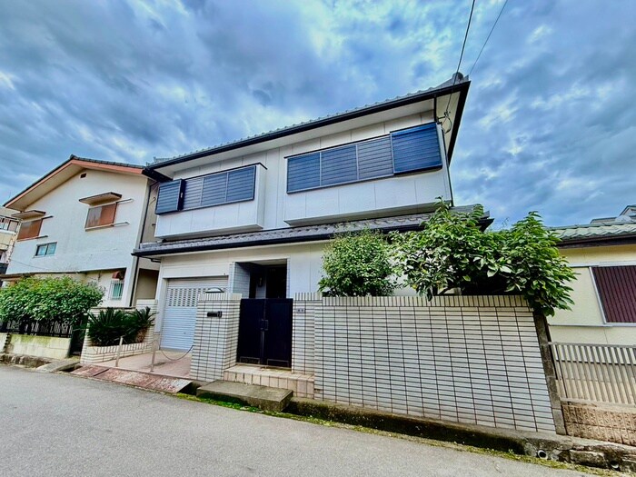 八幡三本橋一戸建の物件外観写真