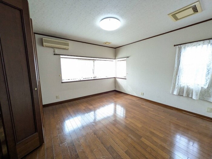 八幡三本橋一戸建の物件内観写真