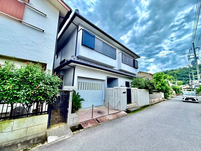 八幡三本橋一戸建の物件外観写真