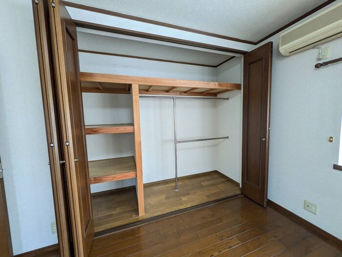 八幡三本橋一戸建の物件内観写真