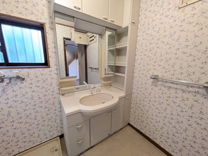 八幡三本橋一戸建の物件内観写真