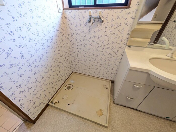 八幡三本橋一戸建の物件内観写真