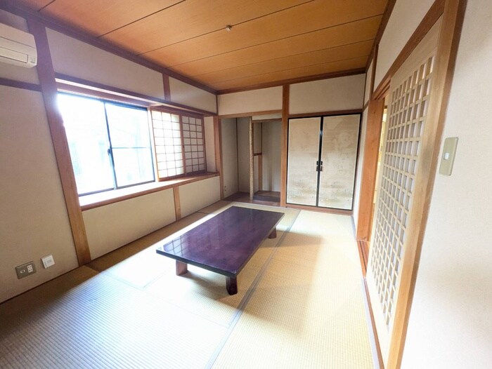 八幡三本橋一戸建の物件内観写真