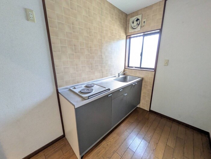 八幡三本橋一戸建の物件内観写真