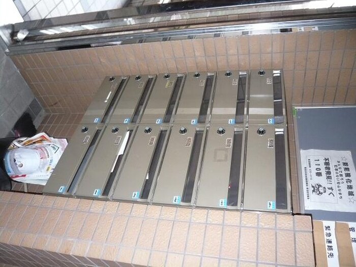 グランディ－ル湊川の物件外観写真