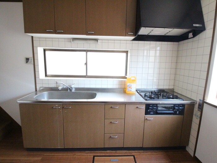 伊賀３丁目貸家の物件内観写真