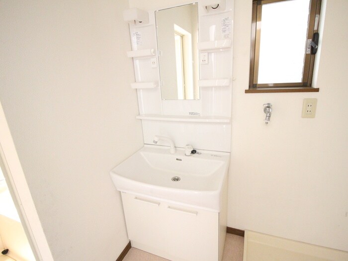 伊賀３丁目貸家の物件内観写真