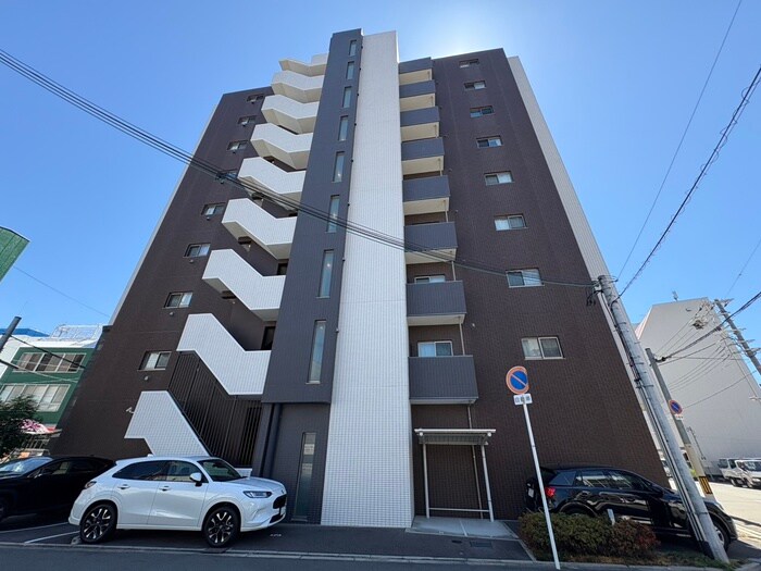 プラシード新町の物件外観写真