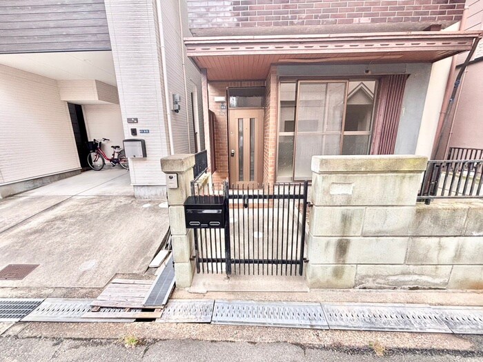 寝屋川市緑町貸家の物件外観写真