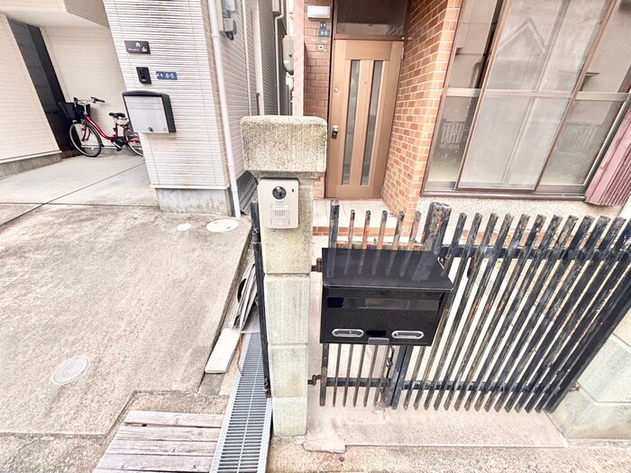 寝屋川市緑町貸家の物件外観写真