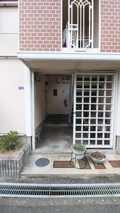 ファミール林B棟の物件外観写真