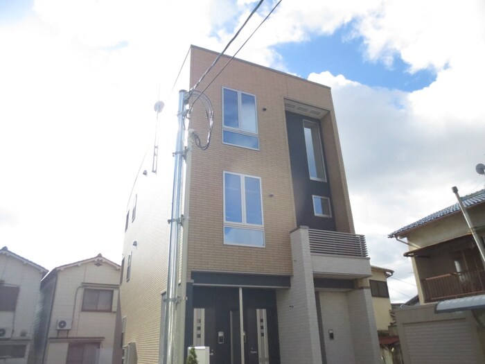 ソレイユ上野の物件外観写真