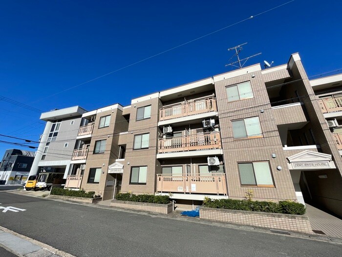 ＣＥＮＴ ＲＩＶＥＲ ＨＯＵＳＥの物件外観写真