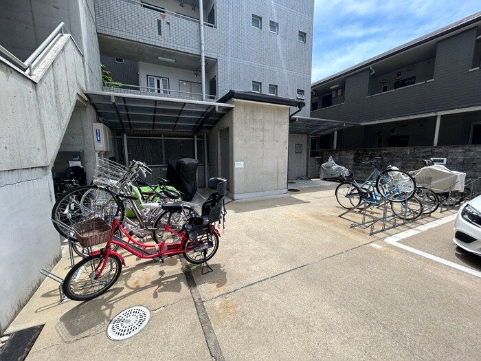 ＦＬＡＴ８の物件外観写真