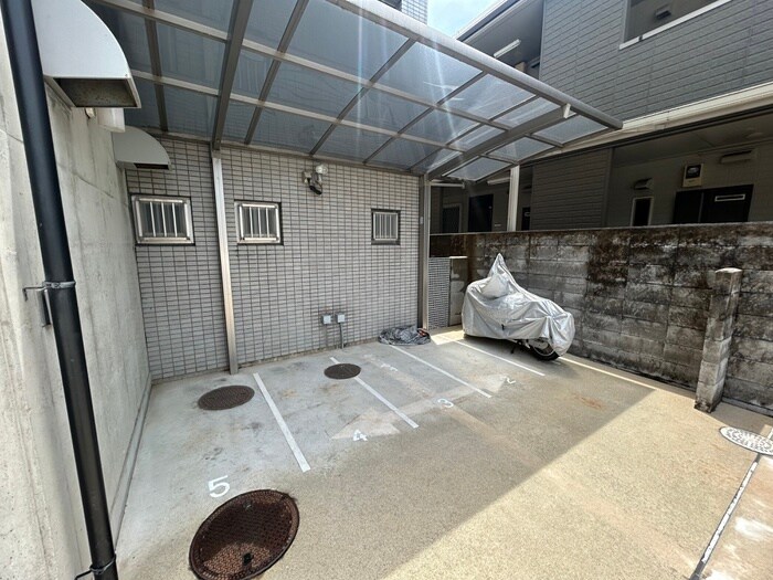 ＦＬＡＴ８の物件外観写真