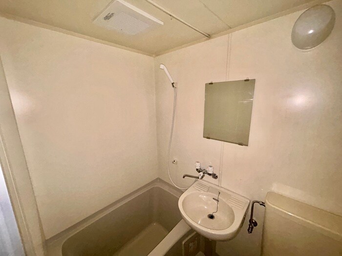 シャトレ下新庄の物件内観写真