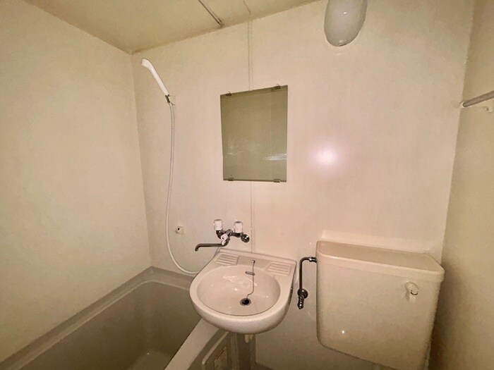 シャトレ下新庄の物件内観写真