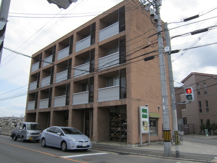 メゾンカルムの物件外観写真