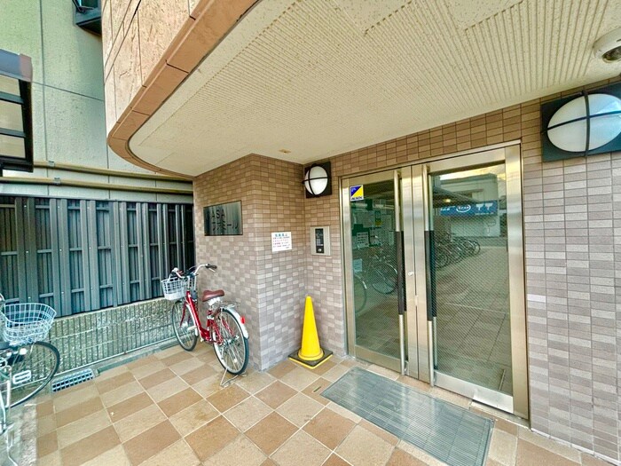 カーサファミールの物件外観写真
