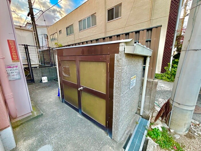 カーサファミールの物件外観写真