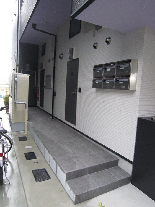 AVENIRの物件外観写真