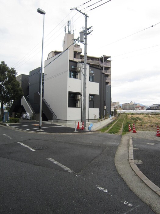 AVENIRの物件外観写真