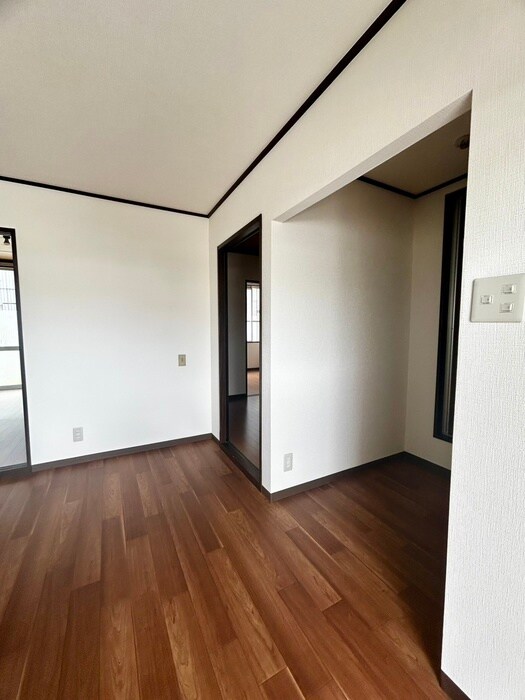 エスト北木の本の物件内観写真