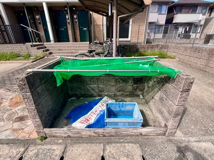 加藤タウンハウスＤ棟の物件外観写真